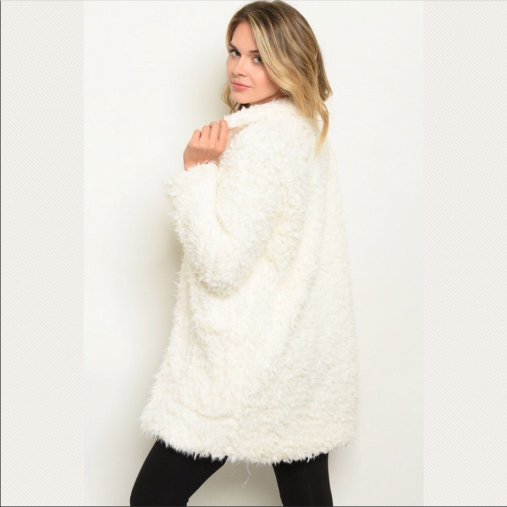 Shaggy teddy bear coat! It’s here! 😍boutique item - Picture 13 of 16